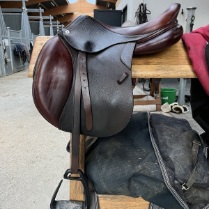 Selle obstacle CWD 17 pouces (2020) occasion