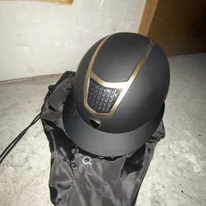 Casque Equithème noir et doré occasion