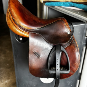 Selle mixte Childeric 17 pouces occasion