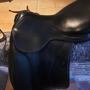 Selle dressage Forestier 17 pouces occasion