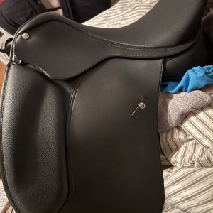 Selle dressage Wintec Hart 17 pouces occasion