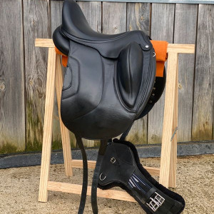 Selle dressage Antares Tempo 17 pouces (2022) occasion