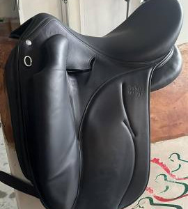 Selle dressage Devoucoux Makila Lab 17 pouces (2021) occasion