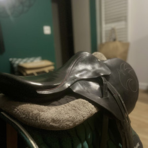 Selle cross 18.5 pouces occasion