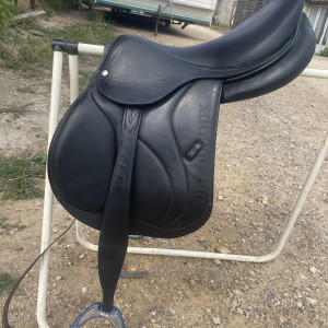 Selle obstacle Devoucoux Biarritz O 17,5 pouces (2024) occasion