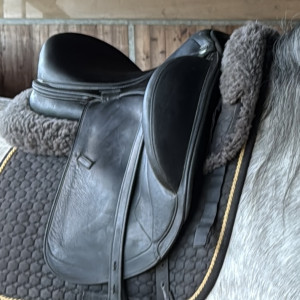 Selle dressage Prestige 16 pouces (2023) occasion