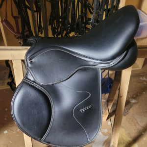 Selle mixte TdeT 17,5 pouces (2025) neuf occasion Selle mixte TdeT 17,5 pouces (2025) neuf occasion