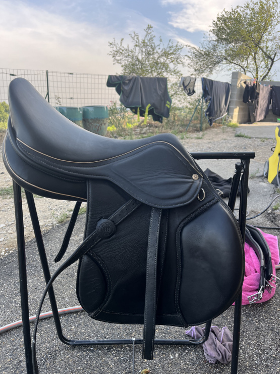 Selle mixte Romane SB Luxury Line 17 pouces (2024) occasion