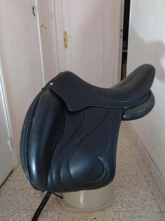 Selle dressage Antares 17 pouces occasion