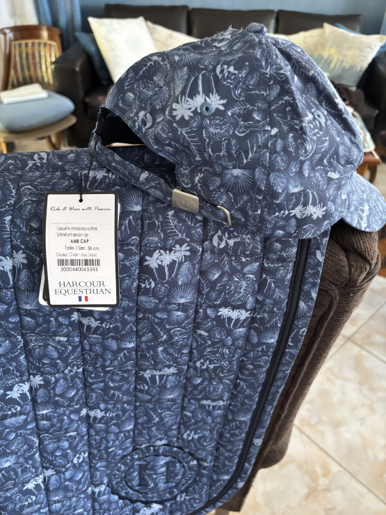 Tapis de selle Harcour bleu (cheval)& casquette neuf occasion