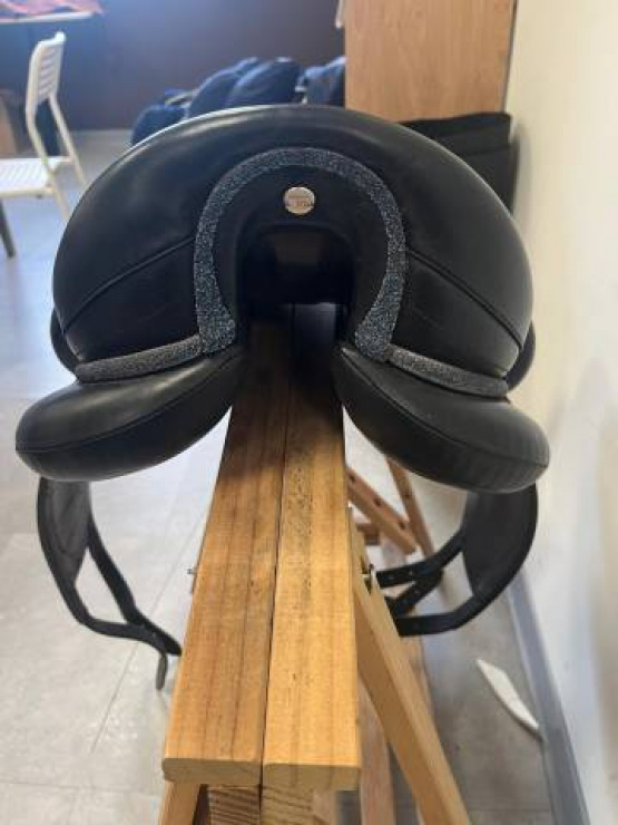 Selle dressage Devoucoux Makila Harmonie 17,5 pouces (2024) neuf occasion