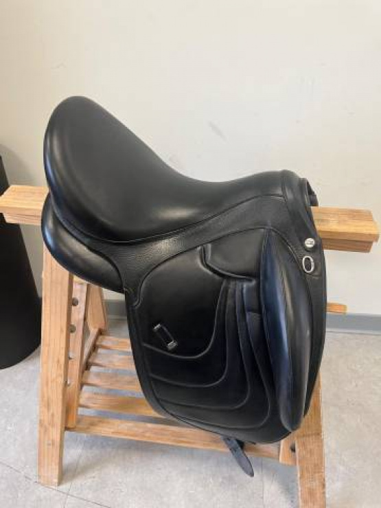Selle dressage Devoucoux Makila Harmonie 17,5 pouces (2024) neuf occasion