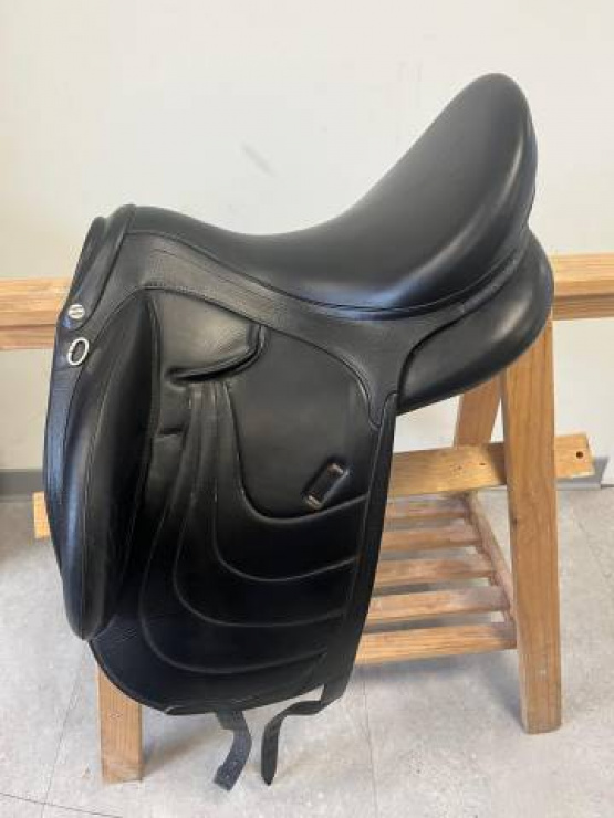 Selle dressage Devoucoux Makila Harmonie 17,5 pouces (2024) neuf occasion