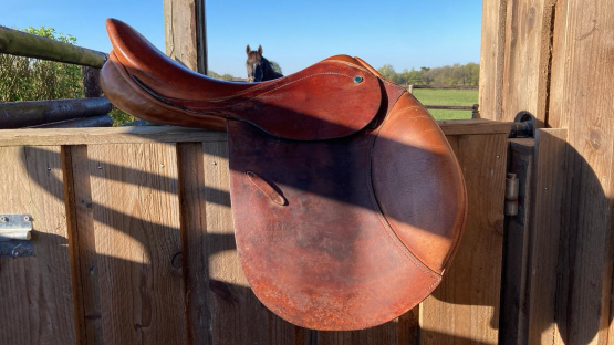 Selle mixte Stubben 17,5 pouces occasion