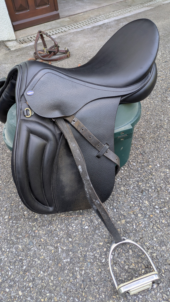 Selle mixte Euroriding Topas 18 pouces occasion
