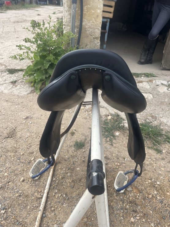 Selle obstacle Devoucoux Biarritz O 17,5 pouces (2024) occasion