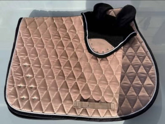 Tapis de selle et bonnet Fouganza rose (cheval) occasion