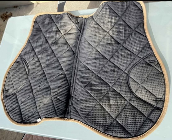 Tapis de selle Equithème beige et noir occasion
