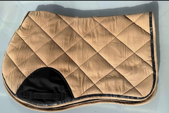 Tapis de selle Equithème beige et noir occasion