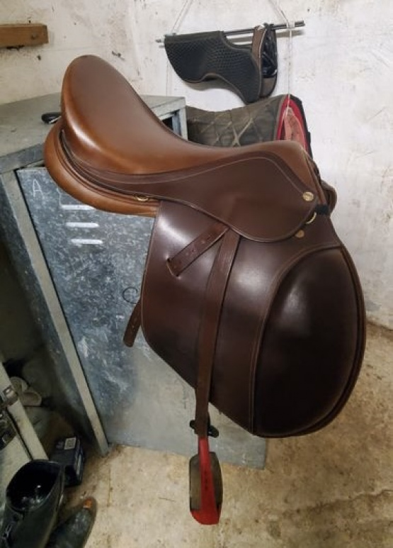 Selle mixte Éric Thomas Hybrid 17,5 pouces (2024) occasion