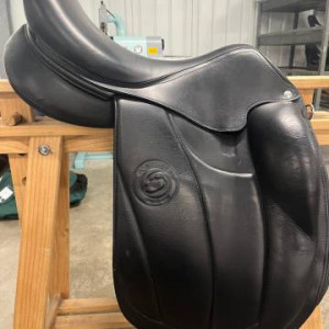 Selle dressage Forestier Aachen 17,5 pouces (2022) occasion