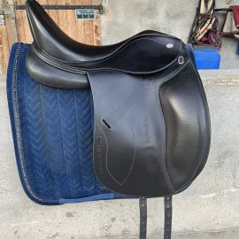 Selle dressage Ikonic évolution 17 pouces (2017)