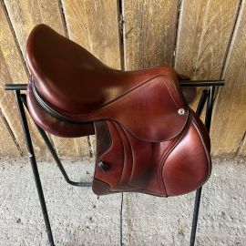 Selle obstacle CWD 17 pouces (2021)
