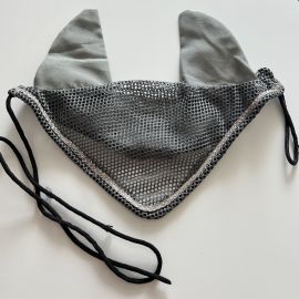 Bonnet gris (poney)