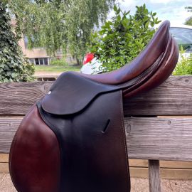 Selle obstacle Butet Saumur 16 pouces (2014)