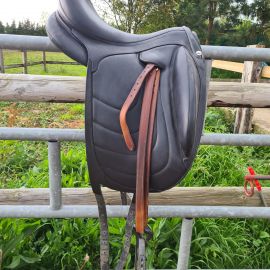 Selle dressage devoucoux Malika harmonie 17 pouces