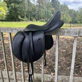 Selle mixte Fouganza 17,5 pouces (2021)