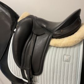 Selle dressage Gaston Mercier 17,5 pouces (2022)