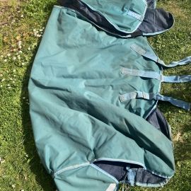 Couverture Horseware Amigo vert 400g avec cou 140 cm
