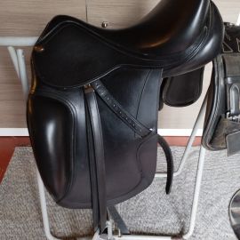 Selle dressage Éric Thomas 17 pouces (2022)