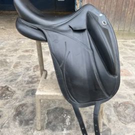 Selle dressage Devoucoux Makila lab 18 pouces
