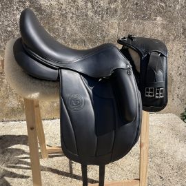 Selle dressage Aachen 17,5 pouces (2023)
