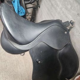 Selle mixte Wintec Hart 16,5 pouces (2024)