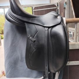 Selle dressage Errplus Impulse 17,5 pouces (2022)