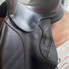 Selle dressage Antares Connexion 17 pouces (2023)