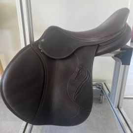 Selle obstacle Antares Connexion 17 pouces (2023)