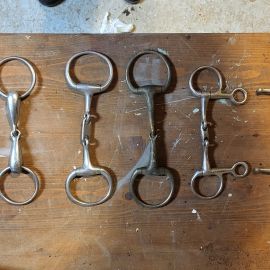 Lot de 8 mors