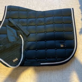Tapis et bonnet Buhler