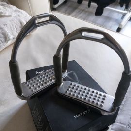 Etriers Freejump soft'up pro metal (neuf)