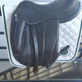 Selle dressage Forestier Aachen 17 pouces (2021)